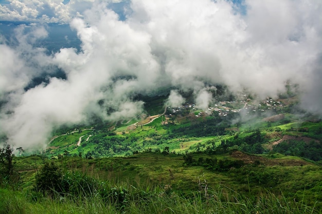 Krajobraz Mgły I Góry W Tajlandii