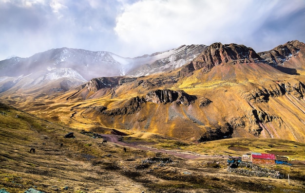 Krajobraz Na Tęczowej Górze Vinicunca W Peru