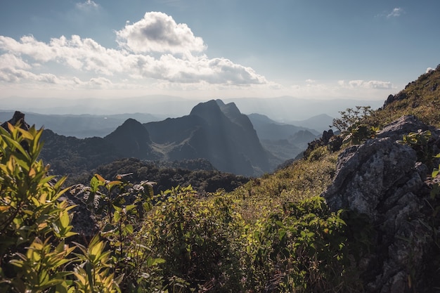 Krajobraz Pasma Górskiego W Rezerwacie Dzikiej Przyrody W Parku Narodowym Doi Luang Chiang Dao