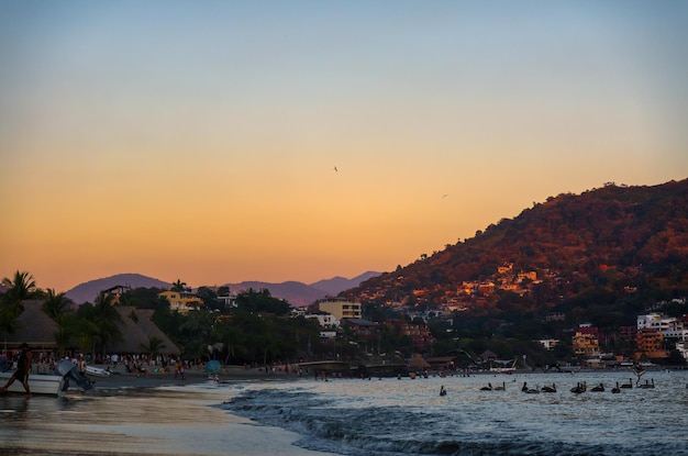 Krajobraz plaży Zihuatanejo w Guerrero