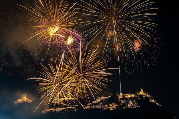 Krajobraz Scena wielokolorowego festiwalu fajerwerków