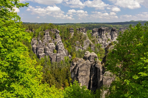 Krajobraz skalny, Saksonia, Most w Szwajcarii Saksońskiej, Niemcy