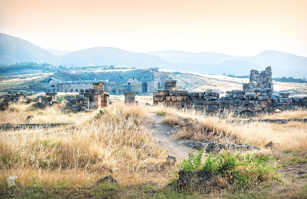 Krajobraz Starożytnego Miasta Hierapolis I Trawertynów Białej Góry Pamukkale Turcja