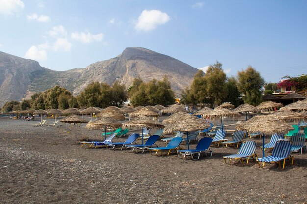 Krajobraz widok plaży na wyspie Santorini lub Oia w Grecji.