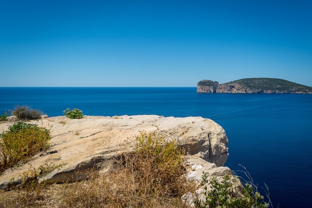 Krajobraz wybrzeża Capo Caccia na Sardynii