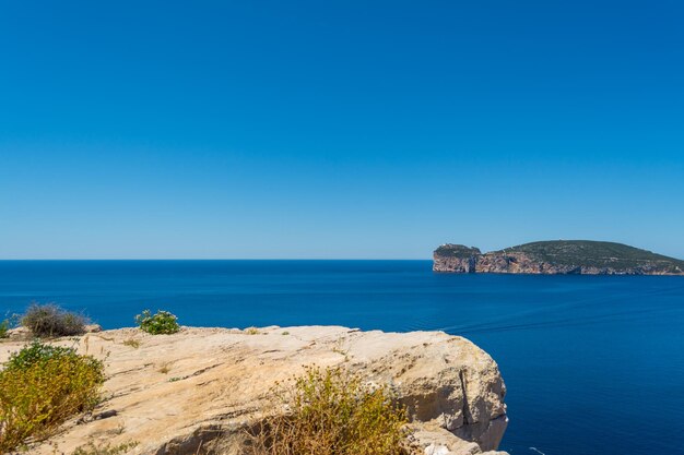 Krajobraz wybrzeża Capo Caccia na Sardynii