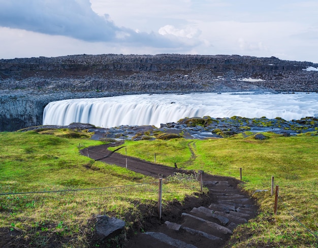 Krajobraz z siklawą Dettifoss Islandia