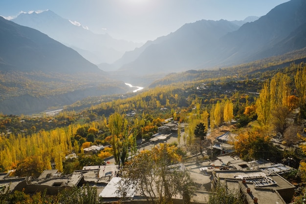 Krajobrazowy Widok Jesień W Hunza Dolinie, Gilgit-baltistan, Pakistan.