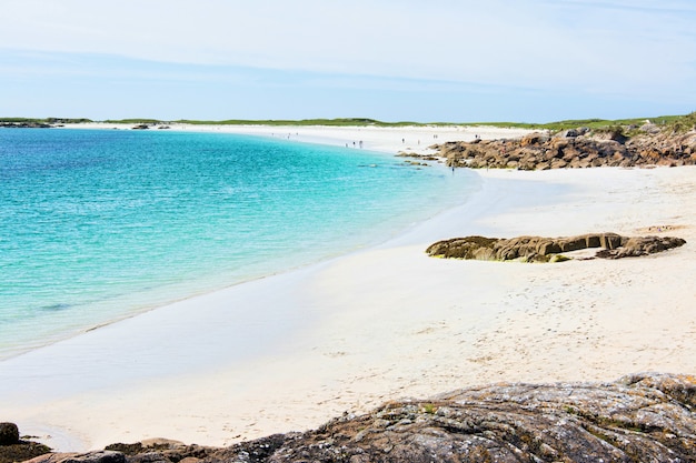 Krajobrazy Irlandii. Biały piasek z kamienia okrągłego, Connemara w hrabstwie Galway