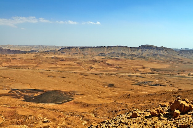 Krater Ramon Na Izraelskiej Pustyni Negev Jest Największym Na świecie Kraterem Erozyjnym Lub Makhtesh. Wrzesień 2018