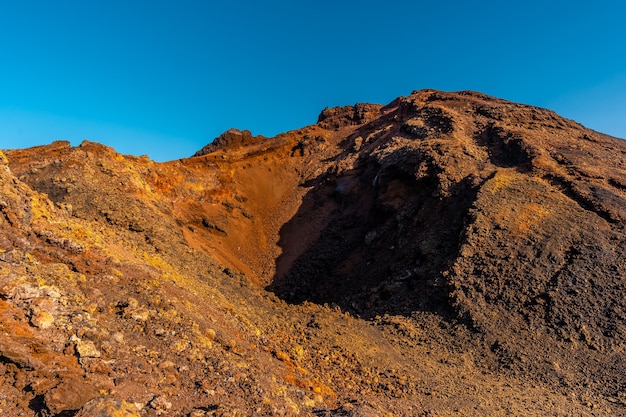 Krater wulkanu Teneguia z trasy wulkanów, wyspa La Palma, Wyspy Kanaryjskie. Hiszpania