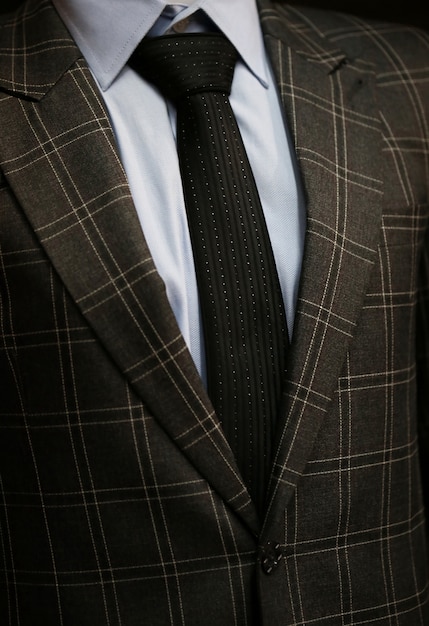 Krawat w garniturze