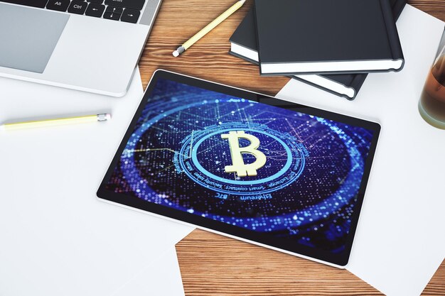 Kreatywna koncepcja Bitcoina na nowoczesnym wyświetlaczu cyfrowego tabletu Top view 3D Rendering