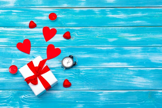 Kreatywnych Walentynki romantyczna kompozycja płaskie leżał widok z góry miłość wakacje uroczystości czerwone serce kalendarz data