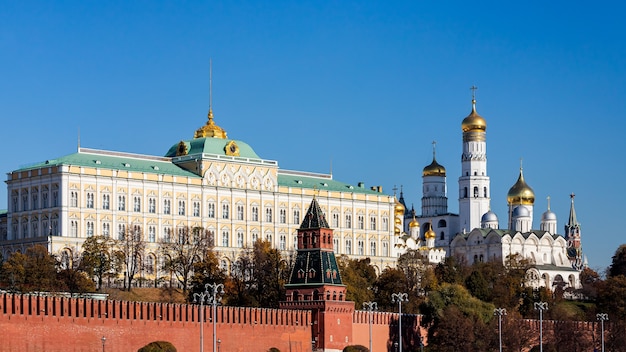 Kreml moskiewski. Widok z nabrzeża na Pałac Big Kremla w Moskwie.