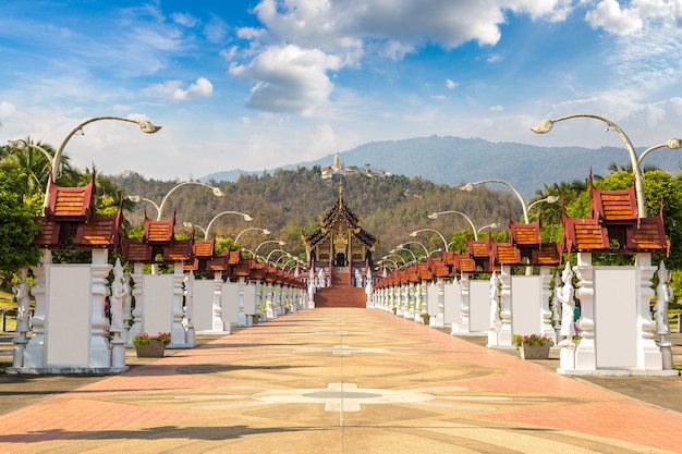 Zdjęcie królewski park ratchaphruek w chiang mai