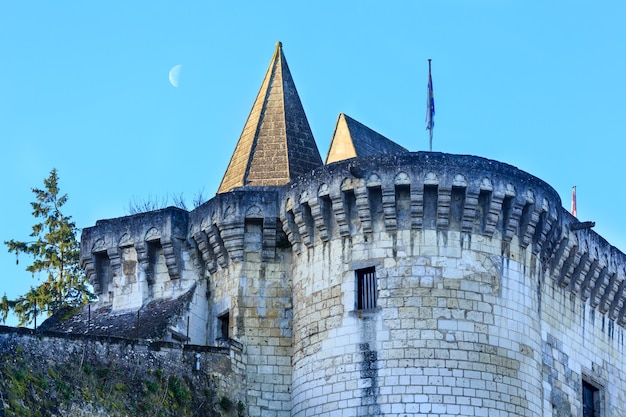 Królewskie miasto Loches Francja wiosna widok. Został zbudowany w IX wieku.