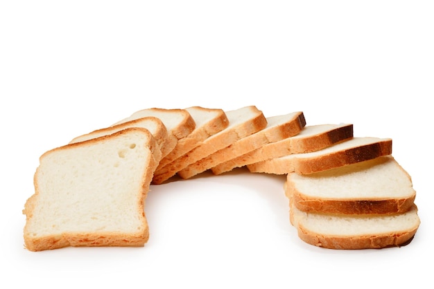 Kromki chleba na białym tle.j