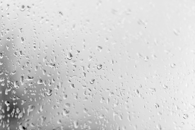 Krople deszczu na oknie Koncepcja złej pogody