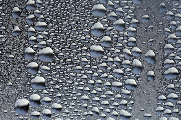 Zdjęcie krople wody na szkle