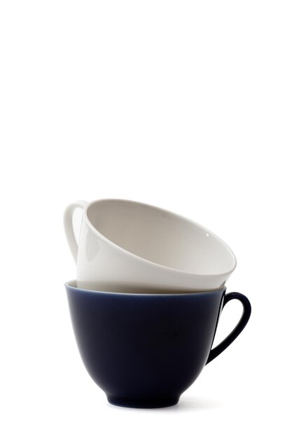 Kubek ceramiczny na herbatę lub kawę Izolowane białe tło