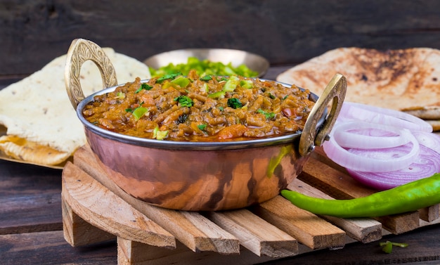 Zdjęcie kuchnia indyjska sev tamatar