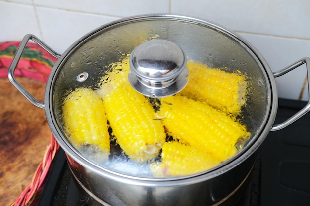 Kukurydza gotowana na patelni