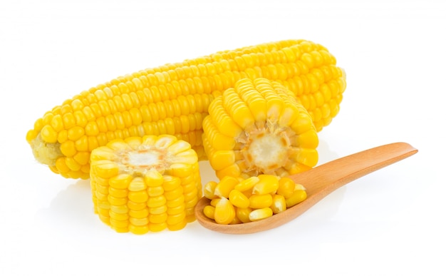 Kukurydza na białym tle