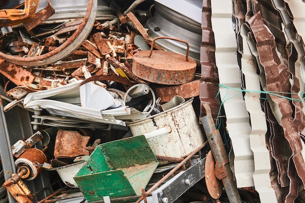 Kupie Różnych Odpadów Metalowych Przed Recyklingiem