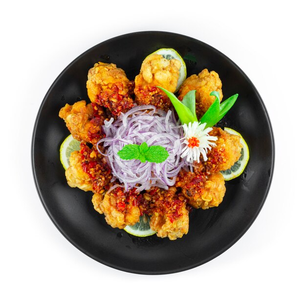 Kurczak w Sosie Sambal Smażony na Gorąco i Pikantne menu Połączenie Indonezji Malezyjski styl fusion widok z góry