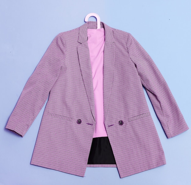 Kurtka w kratkę w stylu vintage. Klasyczny. Płaskie ułożenie