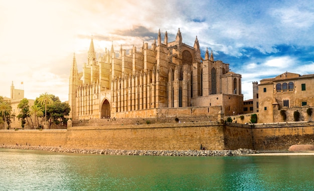 La Seu, gotycka średniowieczna katedra w Palma de Mallorca, Hiszpania
