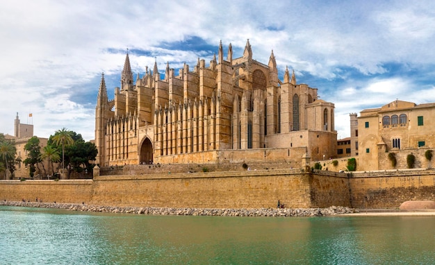 La Seu, gotycka średniowieczna katedra w Palma de Mallorca Hiszpania