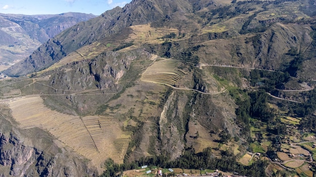 Ładny widok na ruiny Pisac w Cusco