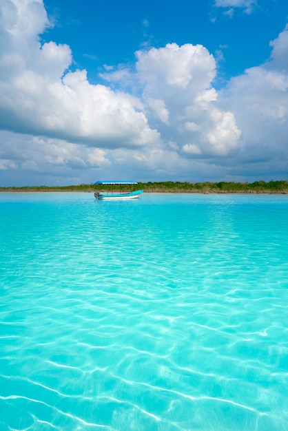 Laguna de Bacalar Lagoon w Meksyku Majów