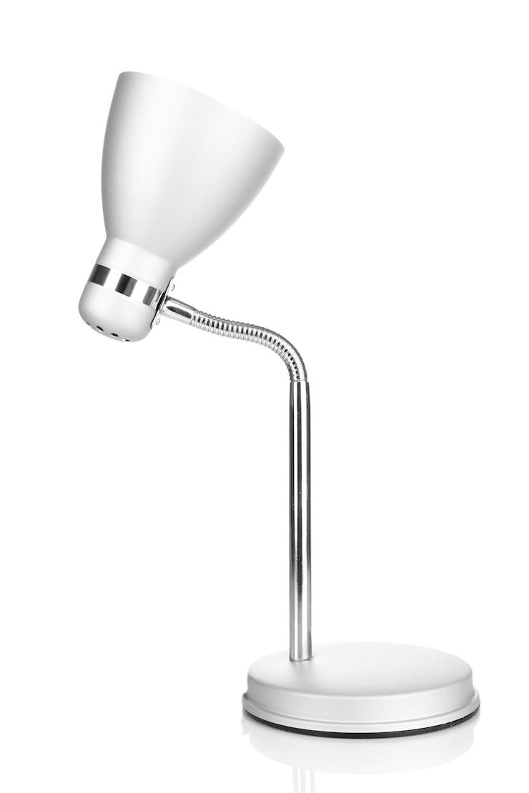 Zdjęcie lampa stołowa izolowana na białym