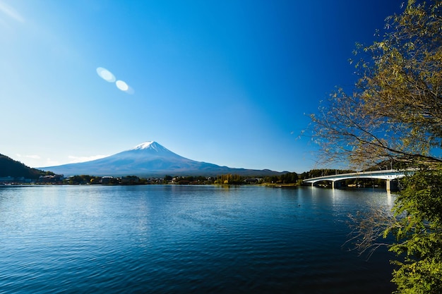 łańcuch górski Fuji na tle nieba w Tokio w Japonii