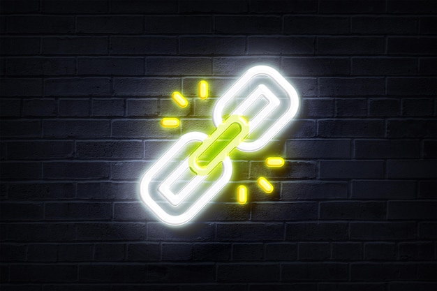 Łańcuch Neon Link na ścianie z cegły
