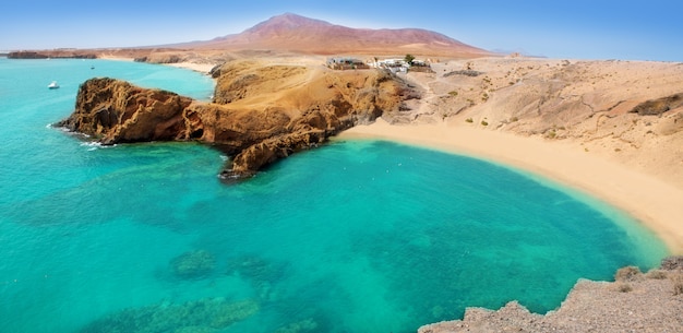 Lanzarote Papagayo turkusowa plaża i Ajaches