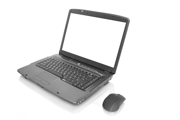Laptop z białym ekranem i myszą komputerową
