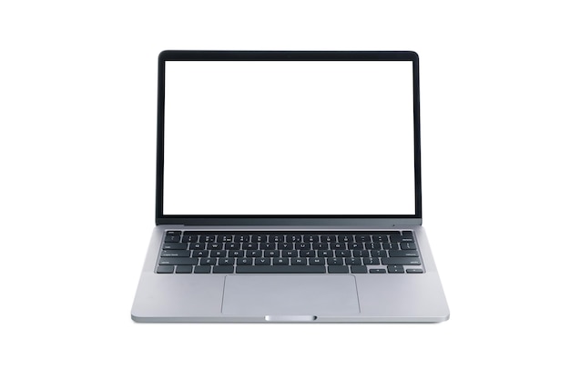 Laptop z pustym ekranem na białym tle