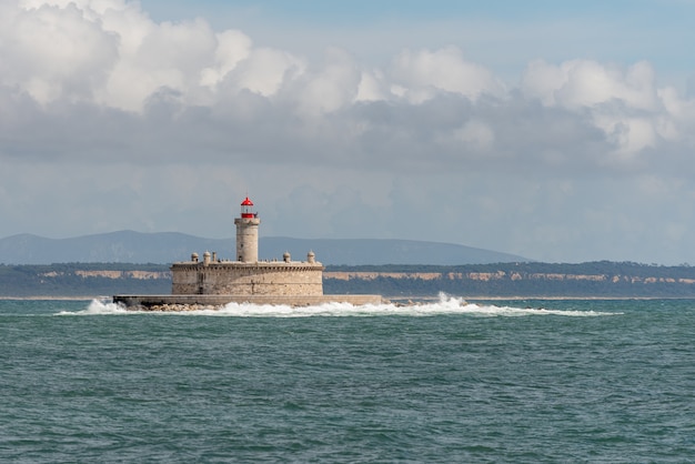 Latarnia Morska Na Małej Wyspie Na Morzu - Fort Sao Lourenco Do Bugio