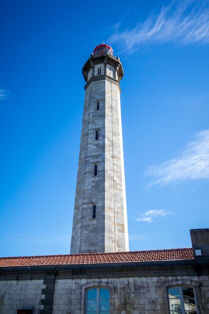 Zdjęcie latarnia morska z wielorybami phare des baleine na wyspie re we francji