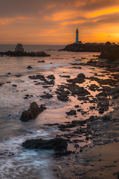 Latarnia Point Pigeon Point, punkt orientacyjny wybrzeża Pacyfiku