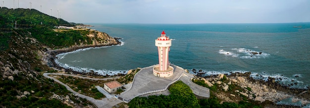 Latarnia znajduje się na wyspie Nan'ao w prowincji Guangdong w Chinach