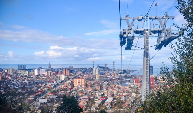 Leciałem na malowniczej kolejce linowej widziałem widok z lotu ptaka Batumi.