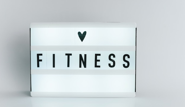 Lekki Box Z Nagłówkiem Fitness Z Copyspace, Na Białym Tle