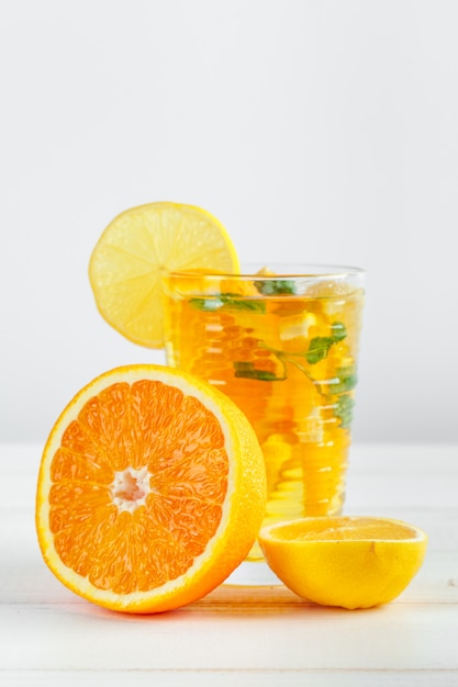 Lemoniada Cytrusowa z miętą