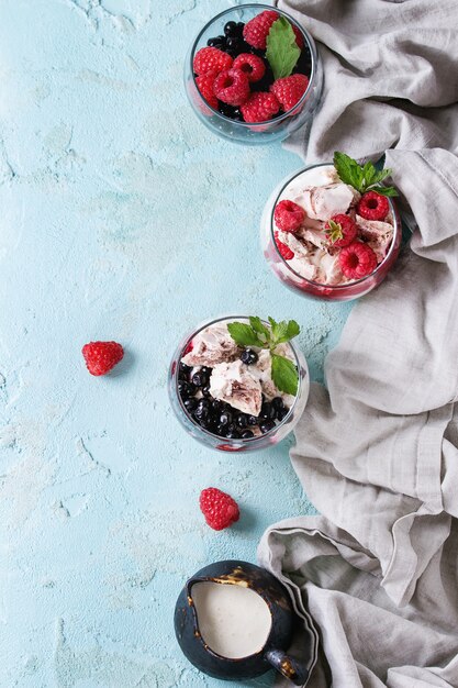 Letni deser Eton Mess