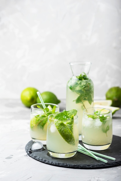 Letni koktajl mojito